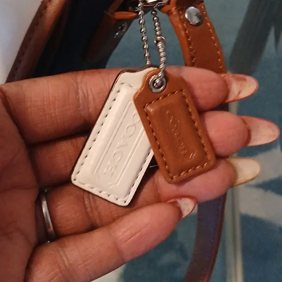 Coach Cream and Navy Satchel - Picture 4 of 11